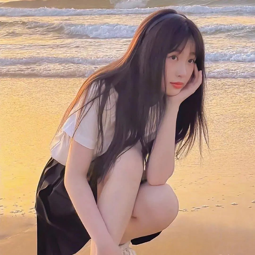 向下扭曲海报